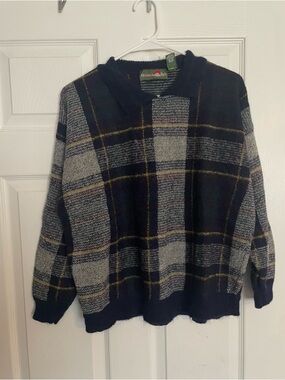 Vintage Outback Red Wool Blend Mens size Small Plaid Crewneck Sweater w Collar